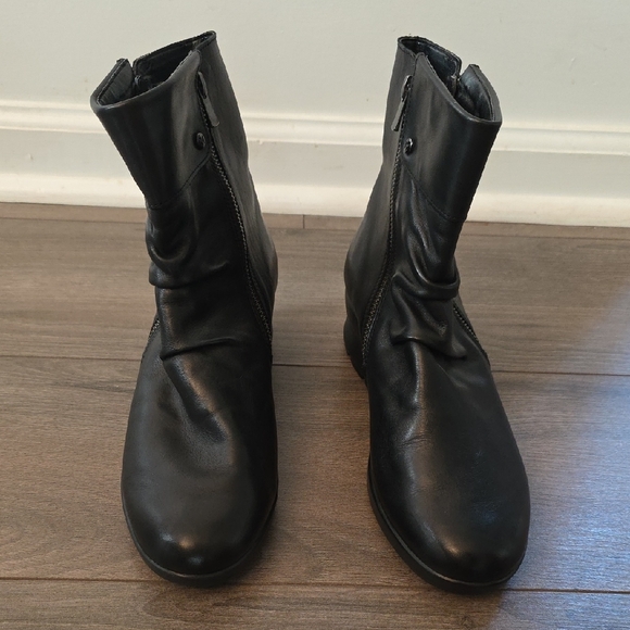 Mephisto Air Jett Black Wedge Boots - Picture 3 of 6